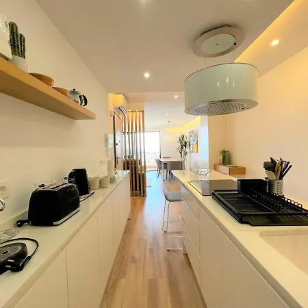 Marina Sunbeach Sea View Apartament *