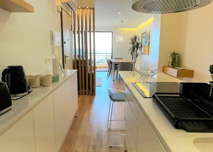 Marina Sunbeach Sea View *