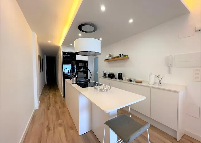 Marina Sunbeach Sea View * 또레비에하