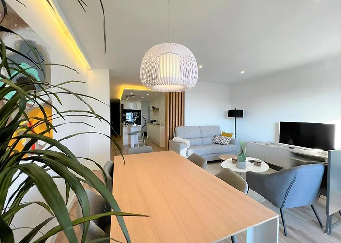 Marina Sunbeach Sea View *