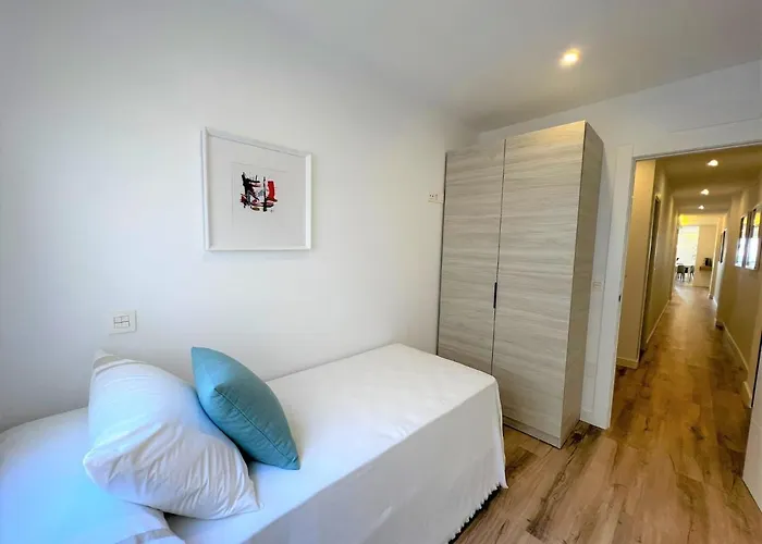 Marina Sunbeach Sea View * 또레비에하