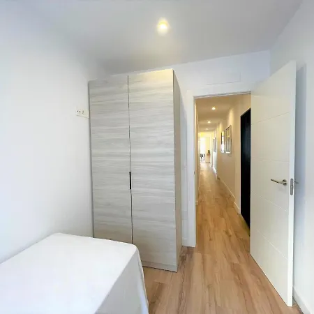 Marina Sunbeach Sea View Apartment *